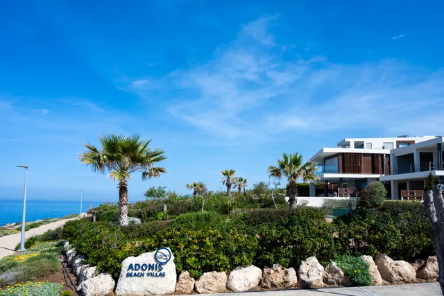 Nr. 99 — Villas / Houses
