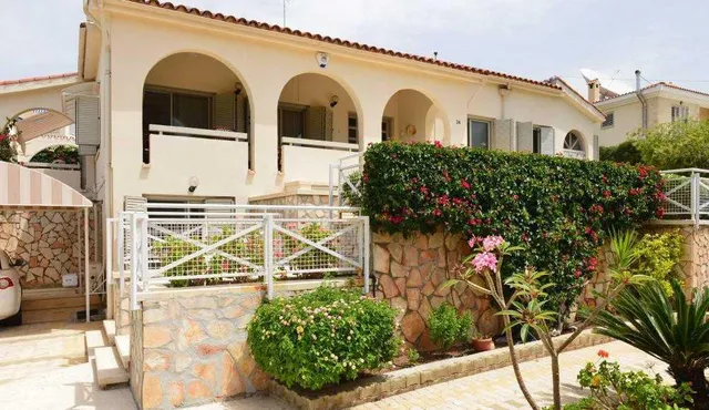 Nr. 36 — Villas / Houses