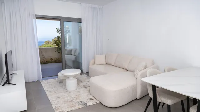 Block 2 · Nr. 004 — Apartments / Penthouses