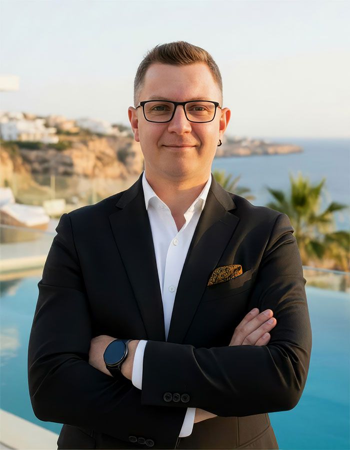 Lider strategii digital i technologii webowych Cyprus VIP Estates Aliaksandr Bandziuk